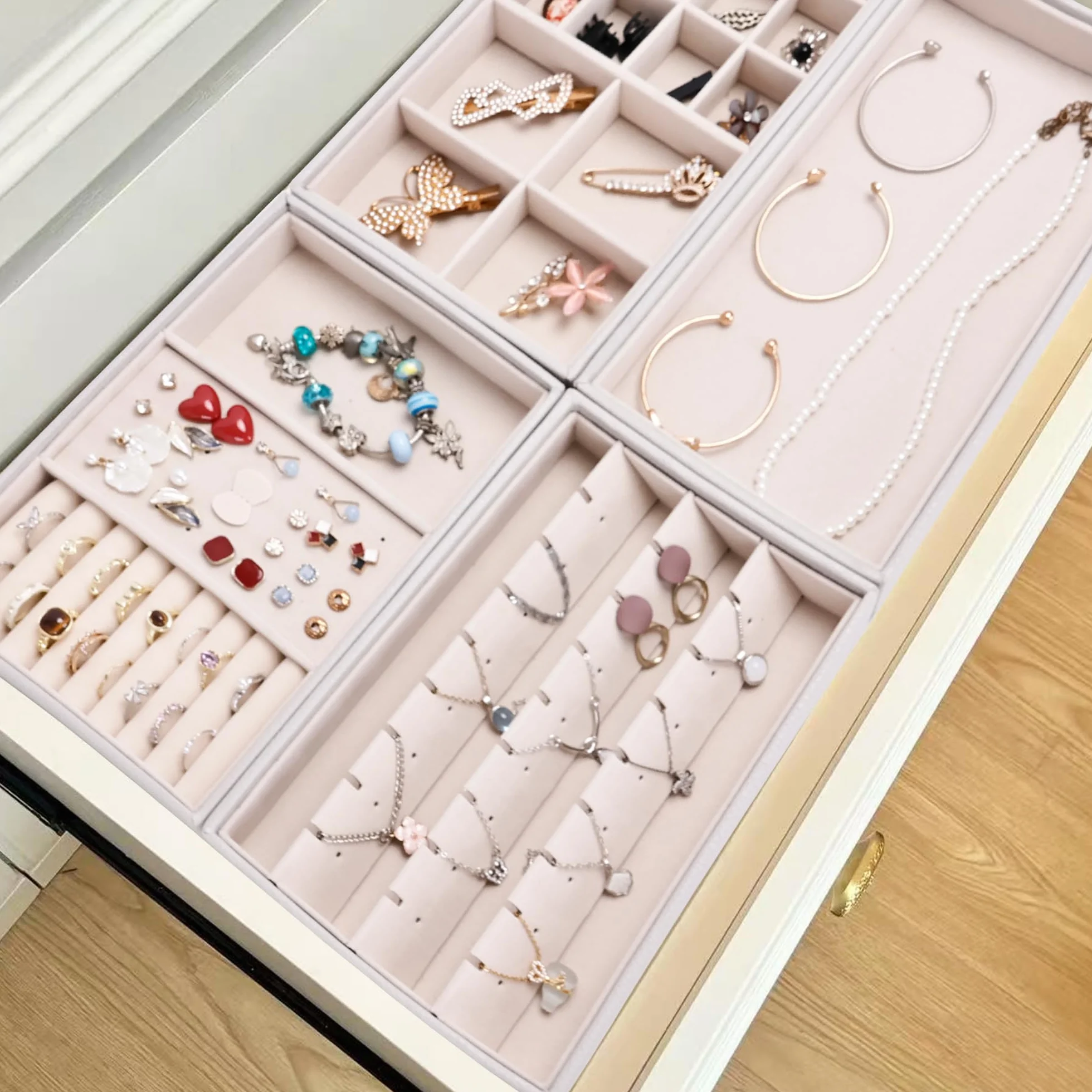 Bandeja organizadora de joyas apilable de 5 capas con tapa transparente, bandeja de exhibición de joyas para cajón, joyero grande para tocador (gris claro, Cinco capas de tapa de separación)