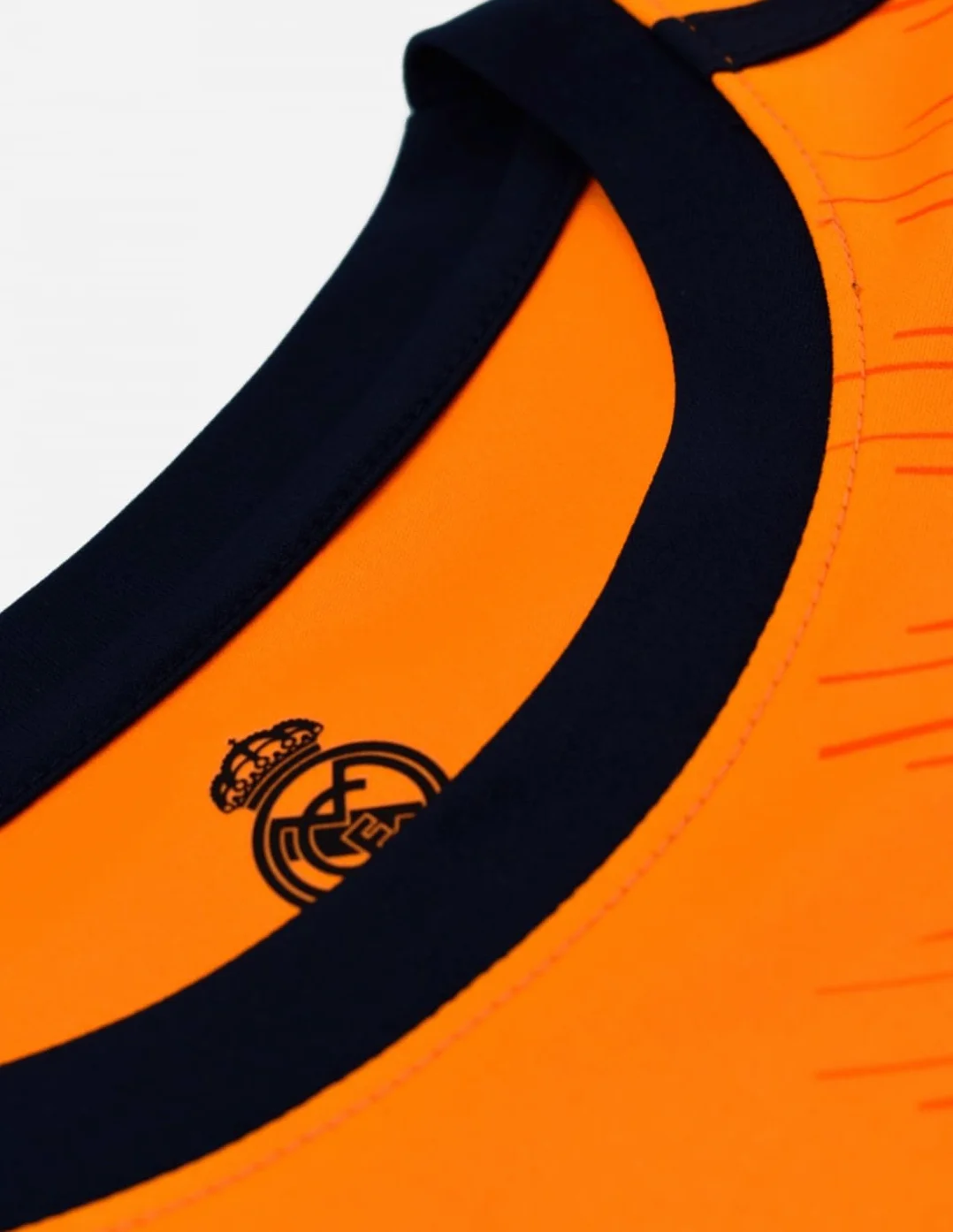 Real Madrid Conjunto Camiseta y Pantalón Personalizado de la Segunda Equipación Temporada 2024-2025 - Réplica Oficial Autorizada con Licencia - Niño