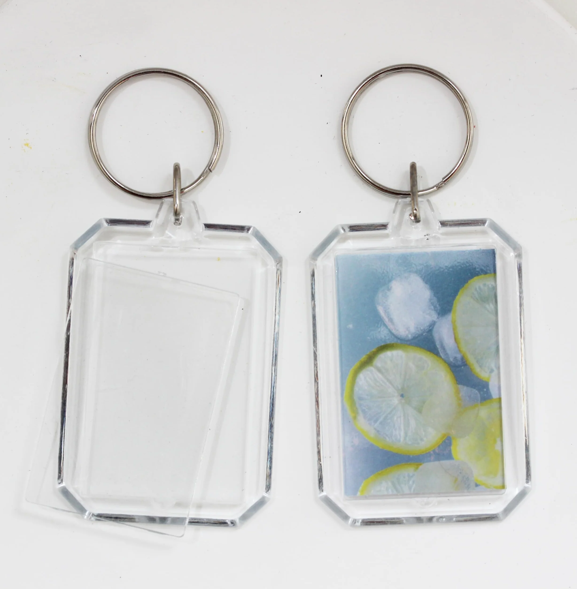 BetterJonny 20Pcs Llaveros Acrílicos Transparentes, Llavero Personalizado con Foto Llaveros Doble Cara Transparente Acrílico Llavero con Foto en Blanco para Familia Amigos Regalos