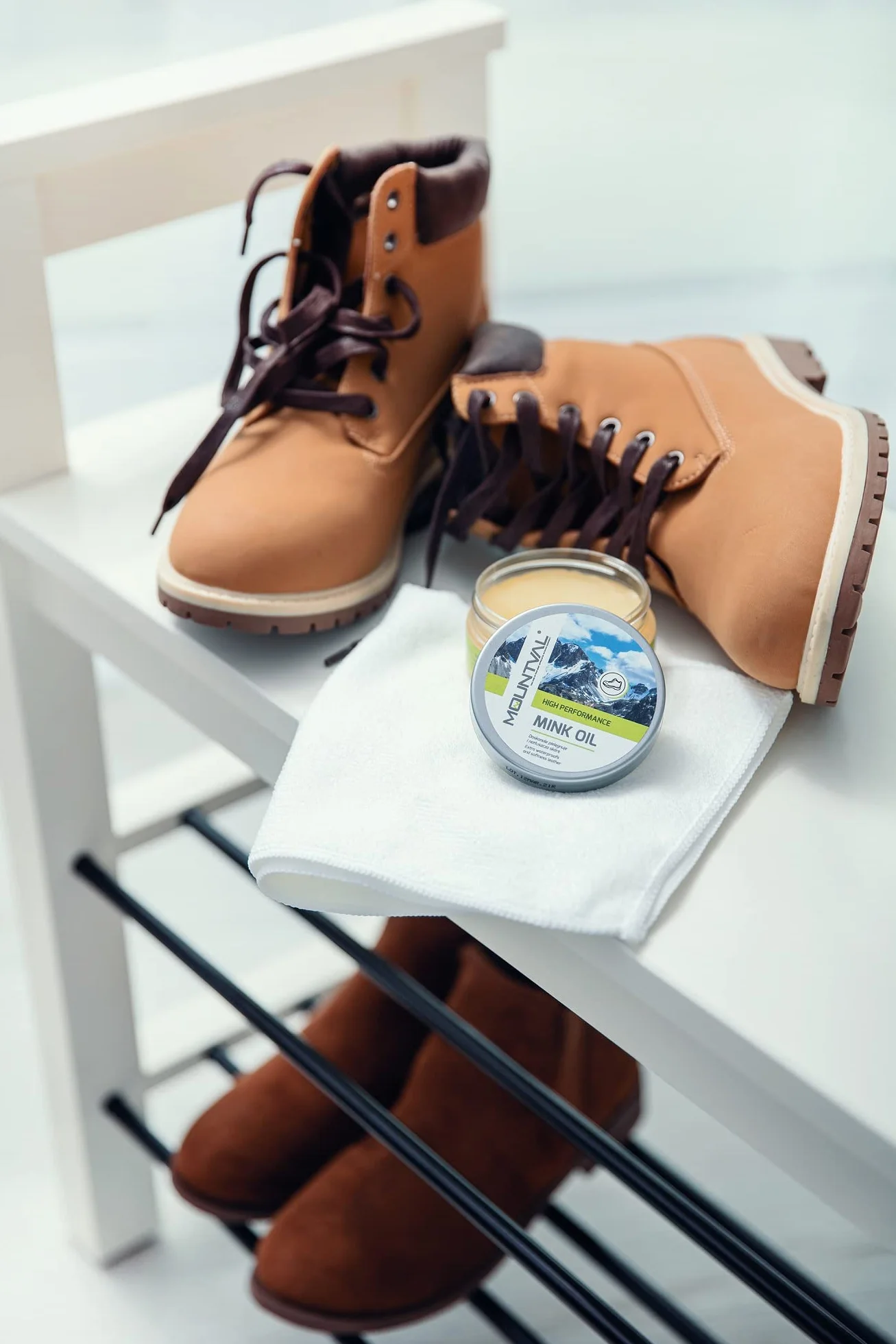 Mountval El Aceite de Visón, Aceite de Calidad para Zapatos, Nutre a Prueba de Agua y Protege los Zapatos para Exteriores Hechos de Cuero, 100 ml