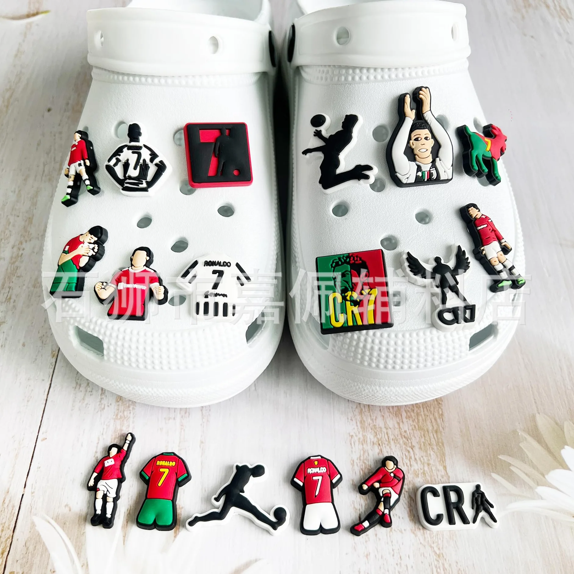 Croc CR7 18 dijes para zapatos, accesorio de cocodrilo para adultos y niños, fútbol para zuecos