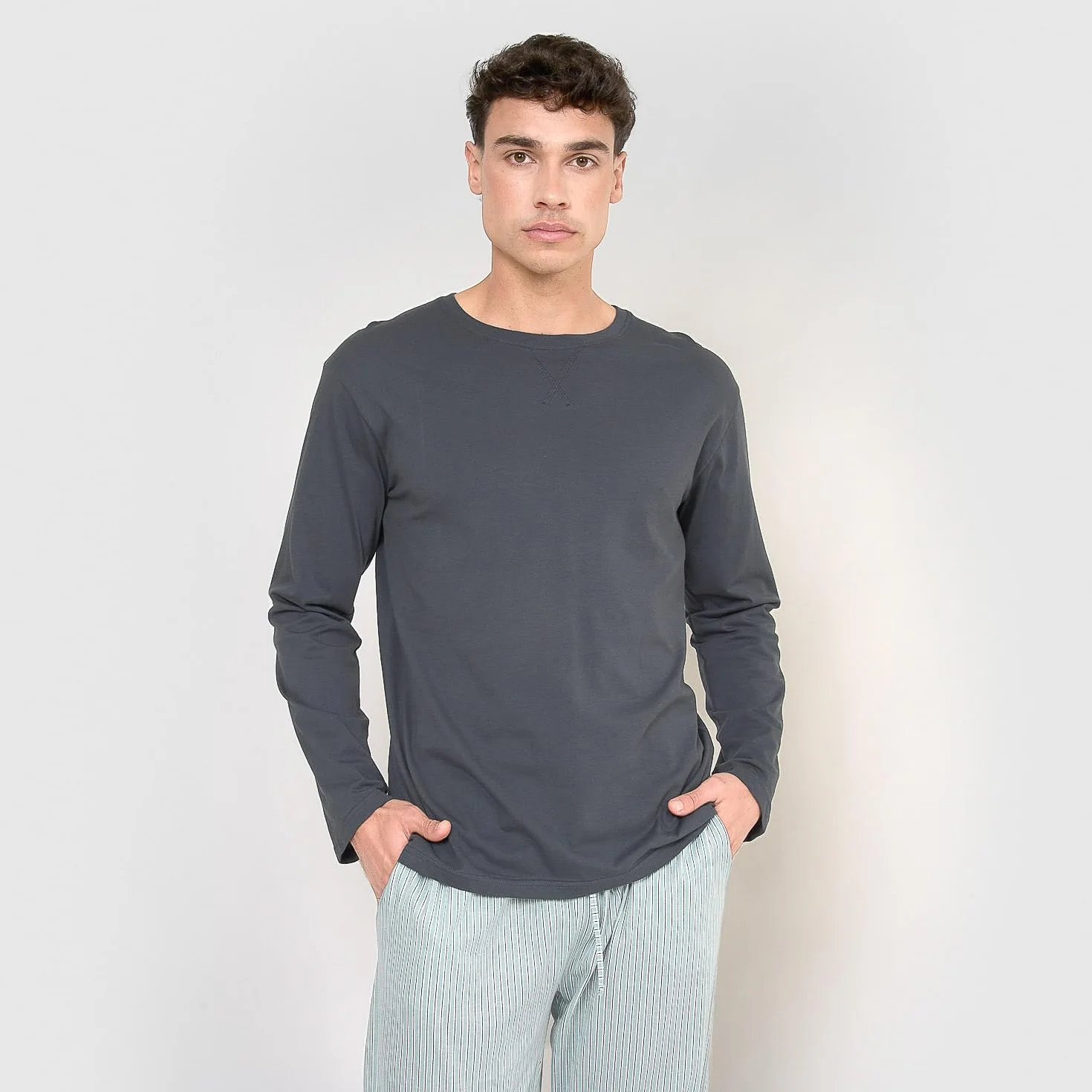TRAMAS+ Pijama de Hombre Largo,100% Algodón, con Manga Larga y Pantalón Largo, Conjunto de Ropa para Dormir Entretiempo