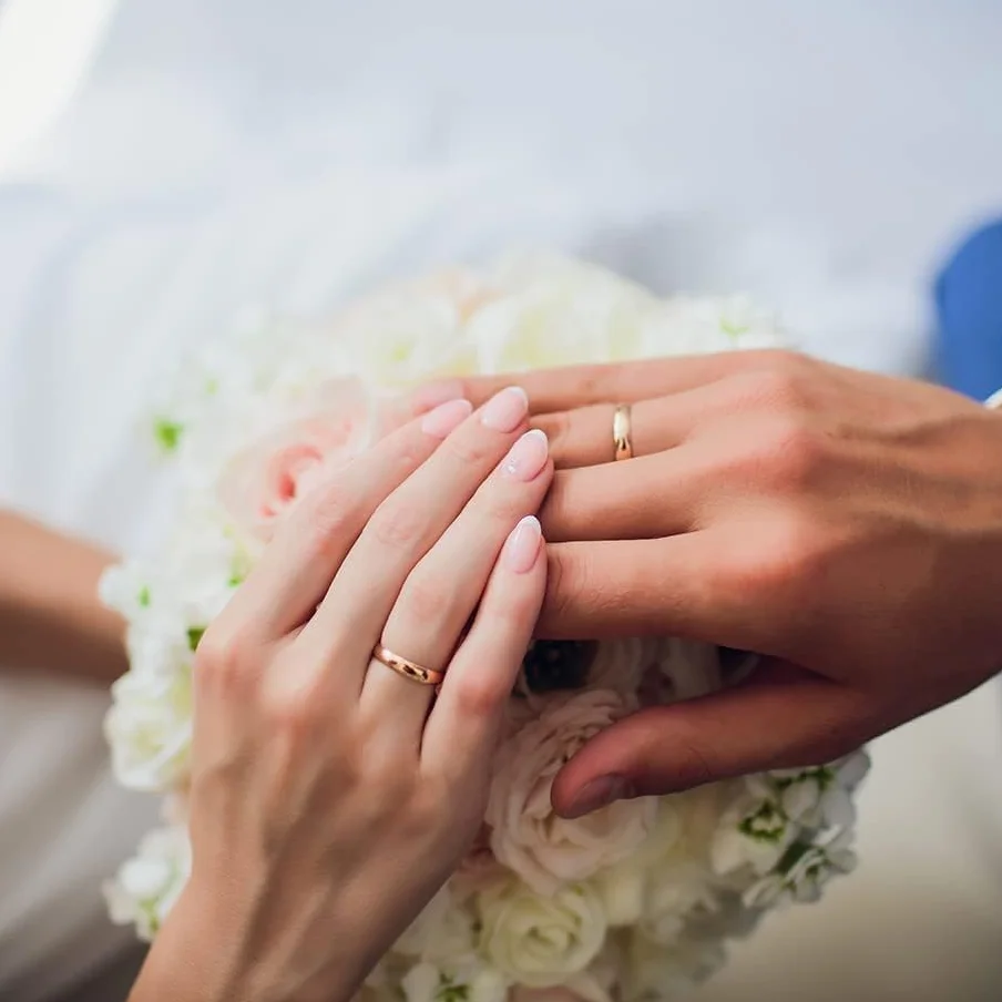 Juego de anillos de boda de 4 mm, chapado en oro de 14 quilates, juego de alianzas de boda a juego, juego de anillos de boda de plata personalizado para hombre y mujer