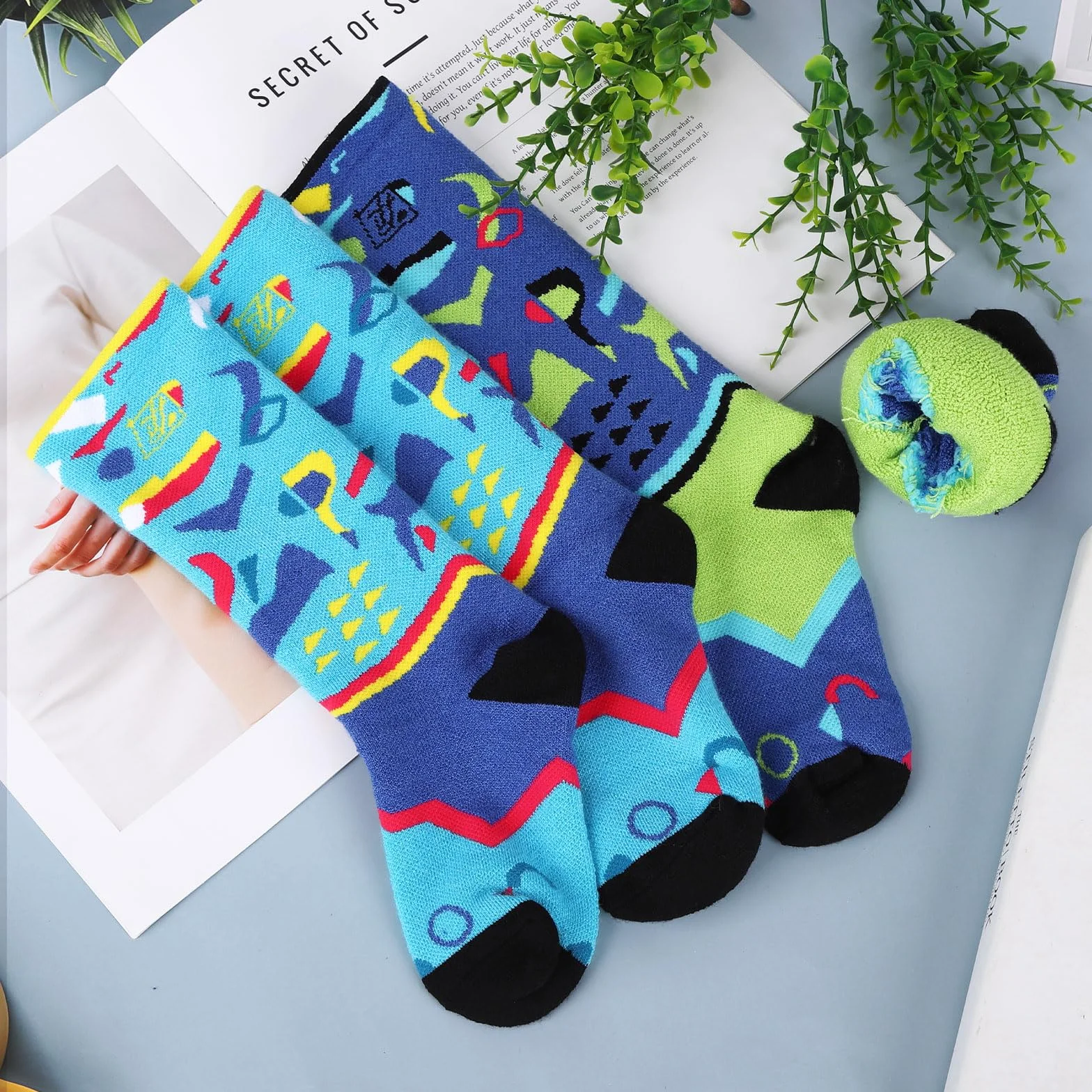 Fadcaer 2 pares de calcetines de esquí para niños, calcetines térmicos de esquí para niños y niñas, calcetines de nieve hasta la rodilla, calcetines gruesos y transpirables para esquí y snowboard