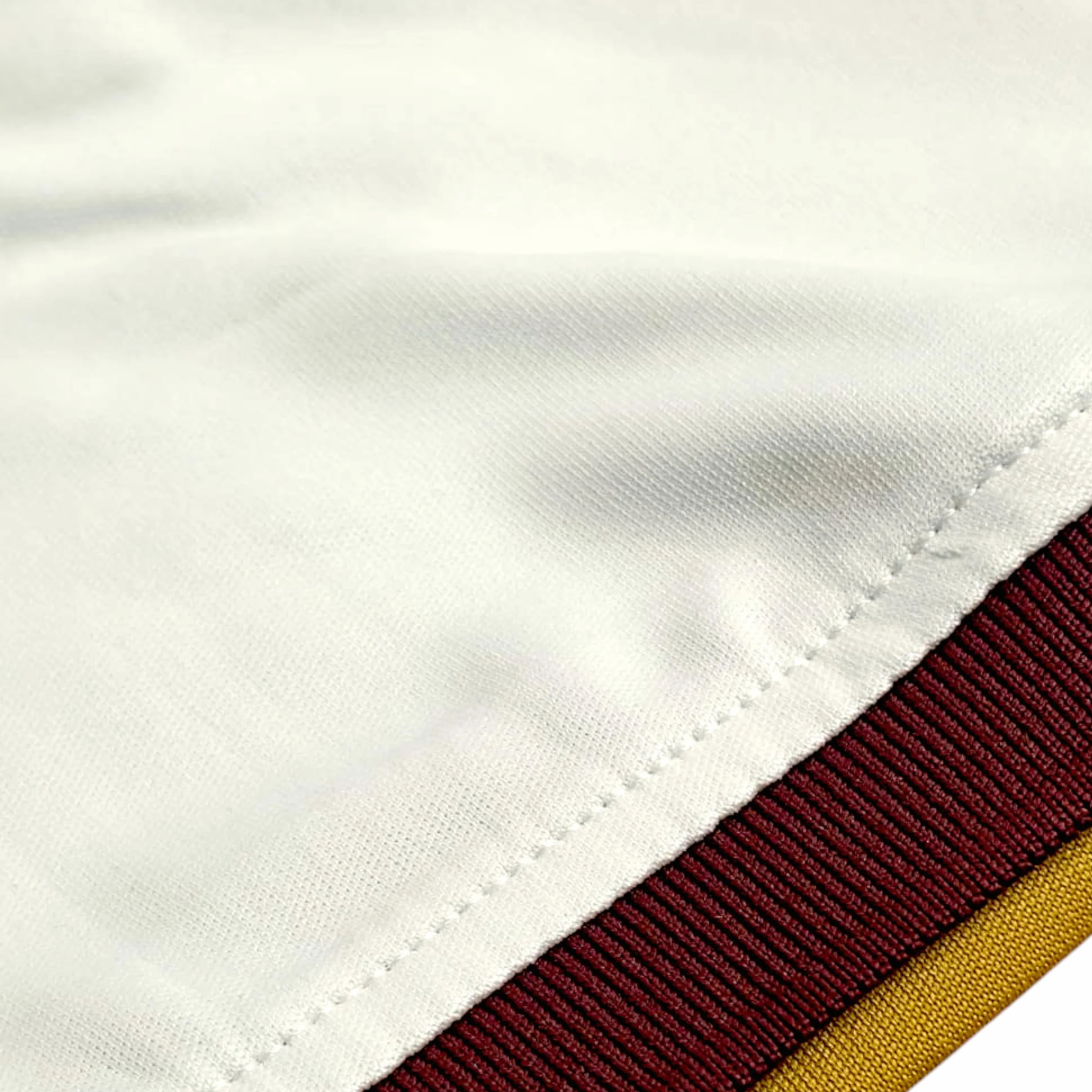 Kit España Mundial 2026-2028 | Réplica Camiseta y pantalón | Lamine Yamal 19 | Color Blanco y Granate | Conjunto fútbol para Adulto y niño