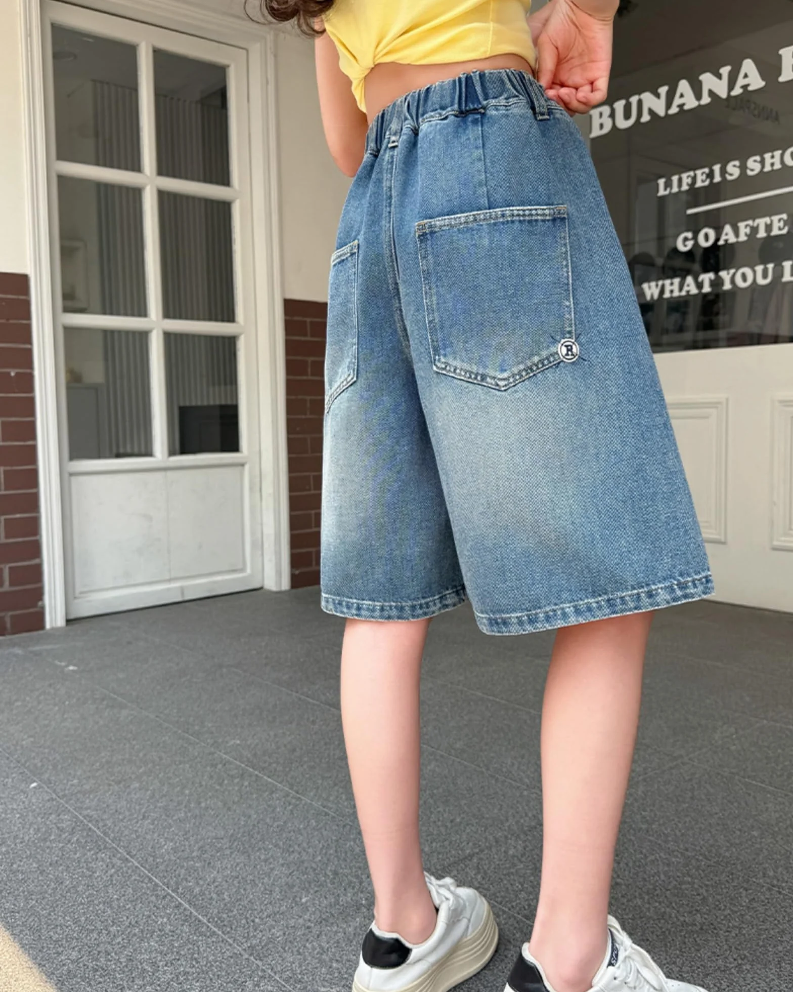 Rolanko Pantalones Cortos Vaqueros para Niñas, Cintura Elástica Bermudas Pierna Ancha Pantalones Cortos de Verano hasta La Rodilla