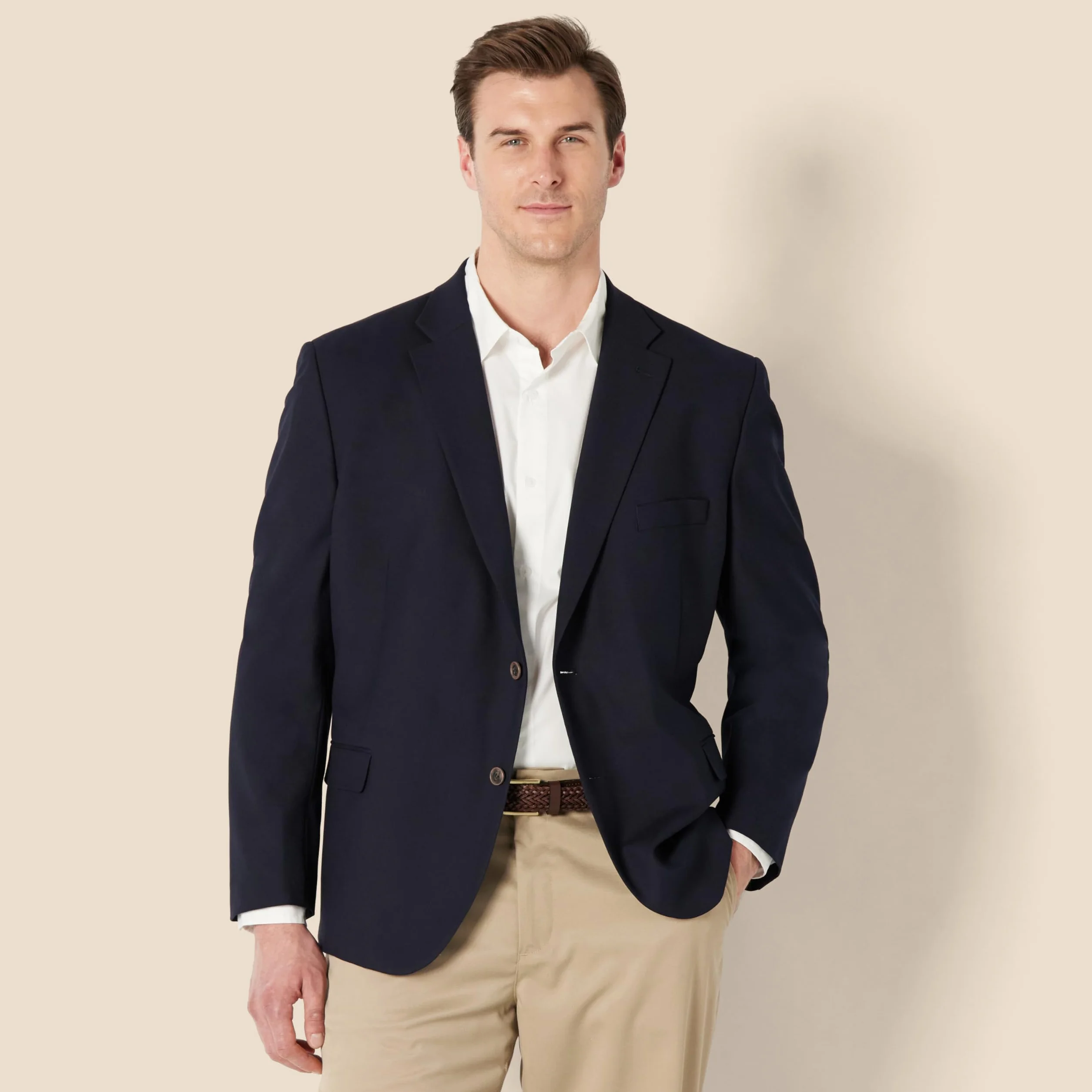 Amazon Essentials Blazer Elegante e Informal de Manga Larga, Corte Clásico, con Botones en la Parte Delantera y Tejido Elástico Hombre