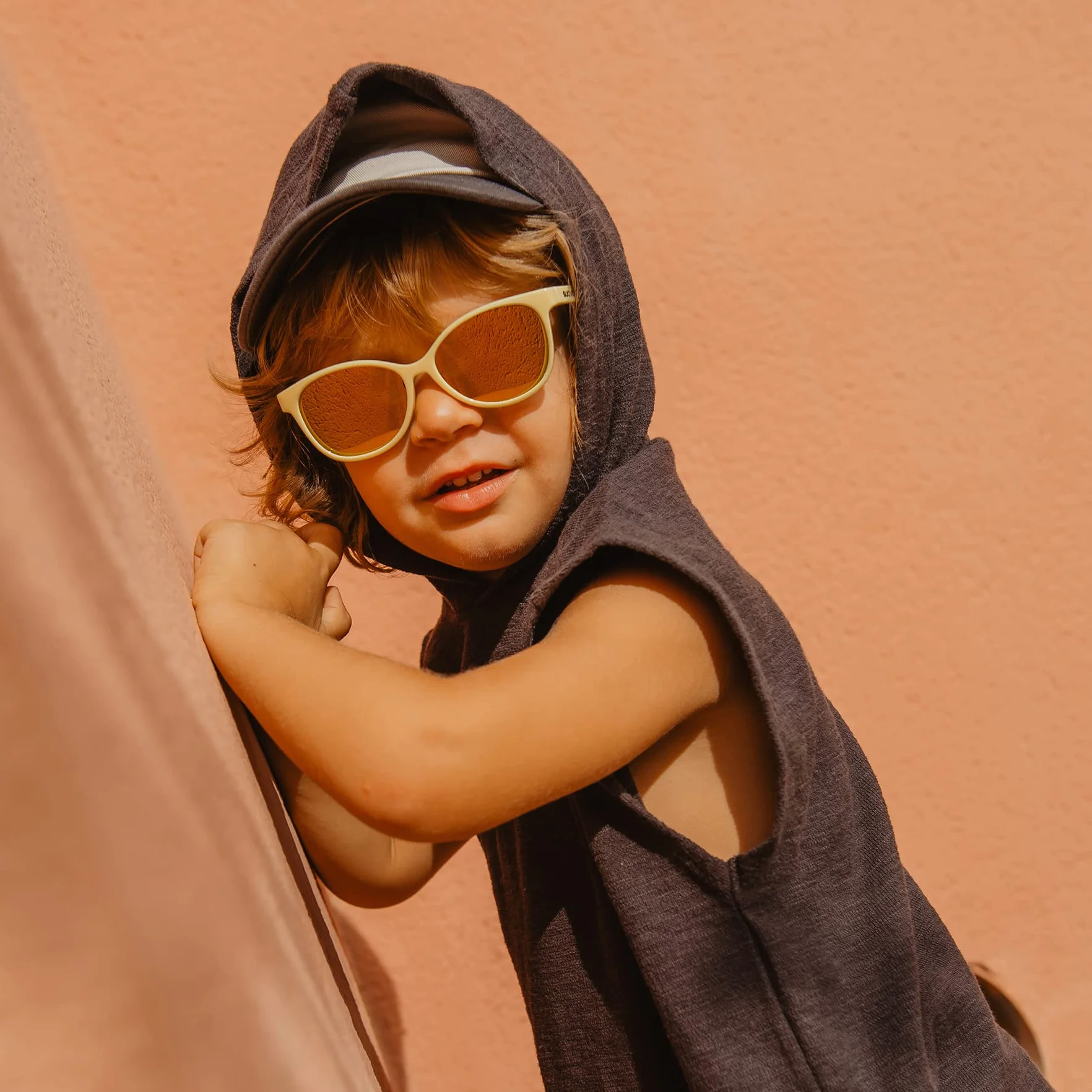 Suavinex, Gafas de Sol para Niños de 3 a 8 Años, Polarizadas, con Filtro UV 400, 100% Protección Rayos UVA y UVB, Funda y Cinta de Sujeción Incluidas, Flexibles y Ligeras