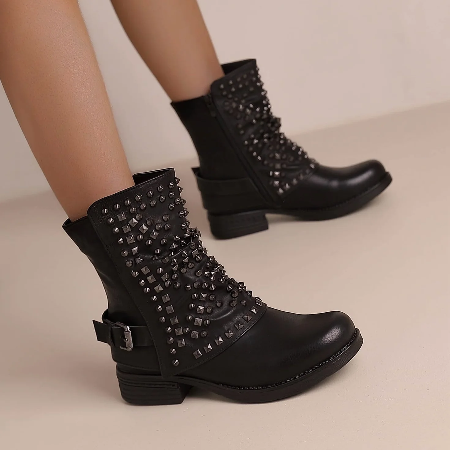 Pogolino ST016 - Botines para mujer con remaches y cremallera