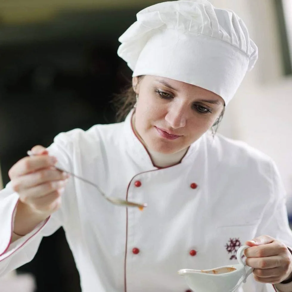 KBNIAN Gorro Cocinero, 2 Piezas de Gorro de Chef Ajustable con Goma Elástica Sombrero de Chef de Algodón Sombrero de Cocinero Gorro de Panadero Gorro para Cocina Restaurante Hotel (Blanco)